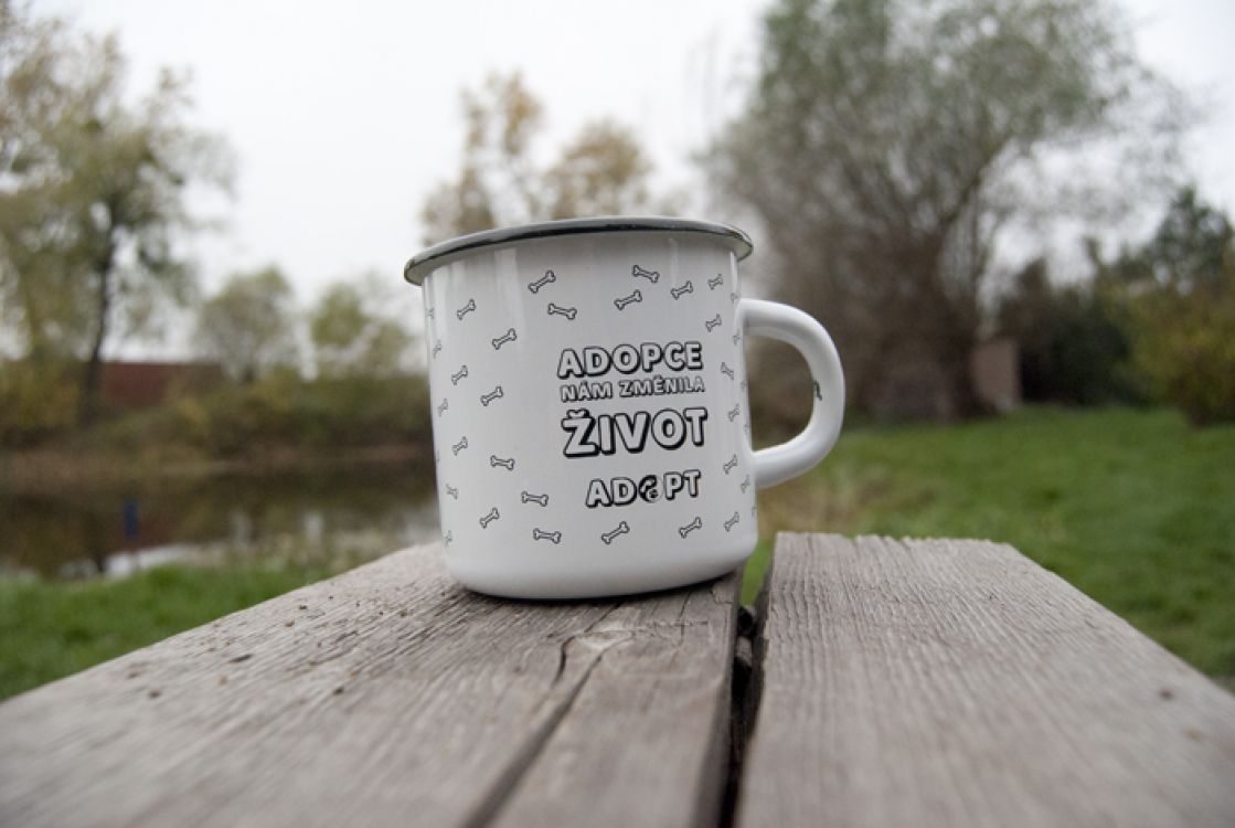 Plecháček s logem "Chcete nás", bílý