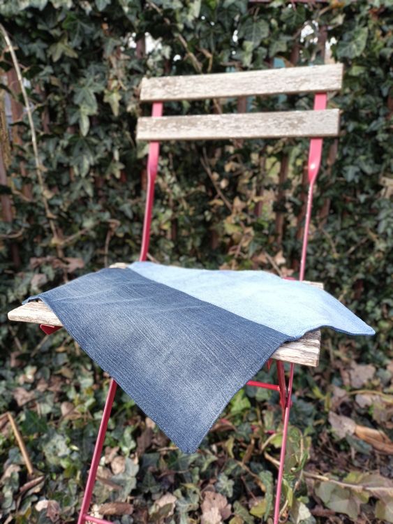 Handmade podsedák z recyklovaného materiálu