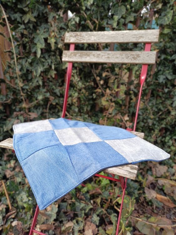 Handmade podsedák z recyklovaného materiálu