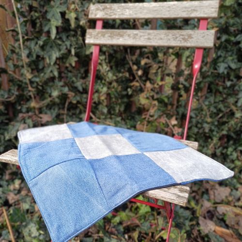 Handmade podsedák z recyklovaného materiálu