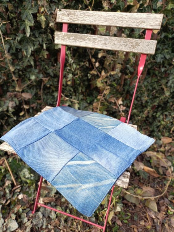 Handmade podsedák z recyklovaného materiálu