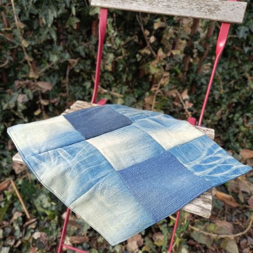 Handmade podsedák z recyklovaného materiálu