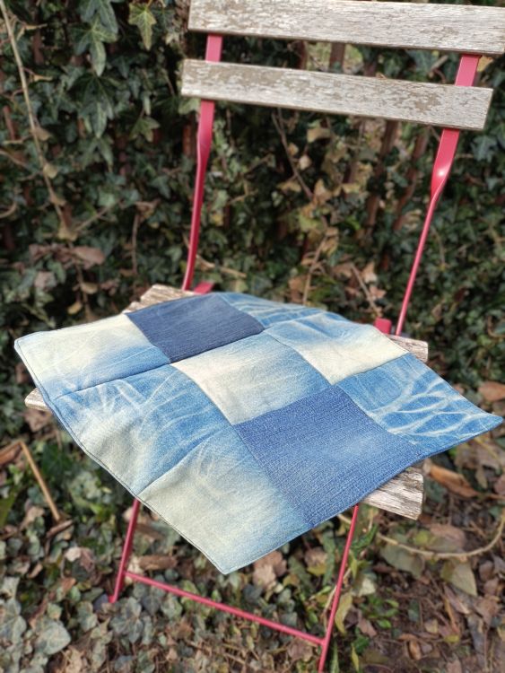 Handmade podsedák z recyklovaného materiálu