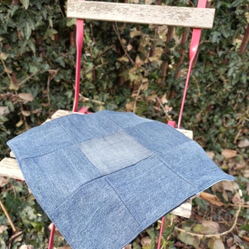 Handmade podsedák z recyklovaného materiálu