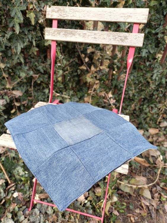 Handmade podsedák z recyklovaného materiálu