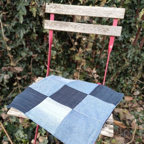 Handmade podsedák z recyklovaného materiálu