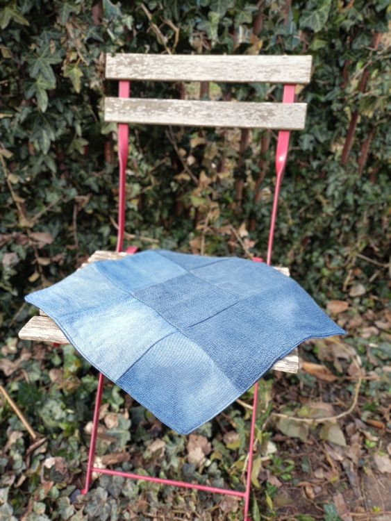 Handmade podsedák z recyklovaného materiálu