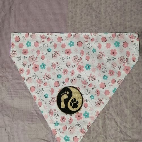 Handmade šátek na obojek - kytičkovaný