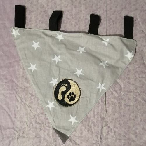 Handmade šátek na obojek - šedý na gumičky (zadní strana fialová)