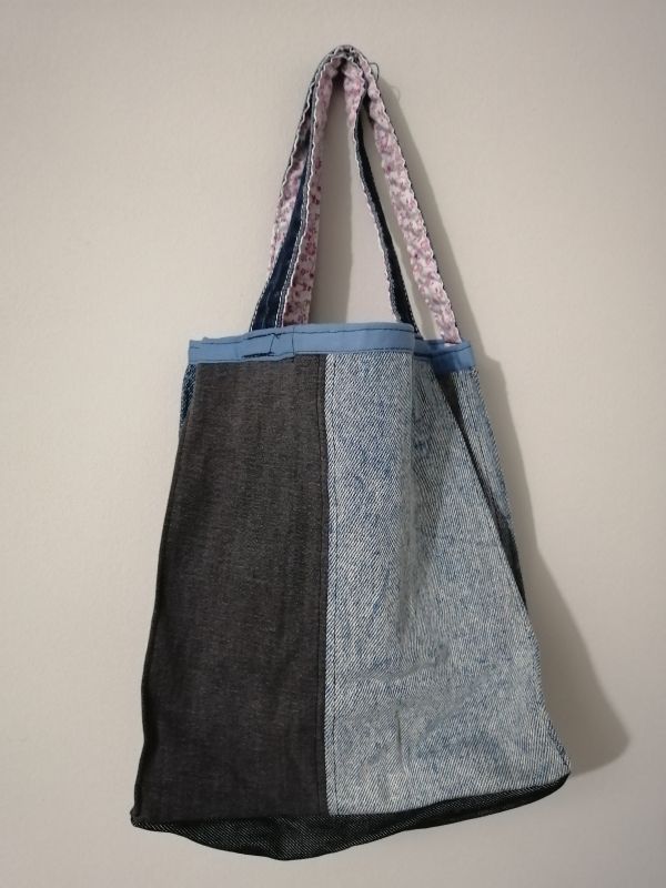 Handmade taška z recyklovaného materiálu - malá