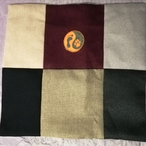 Handmade povlak na polštář z recyklovaného materiálu