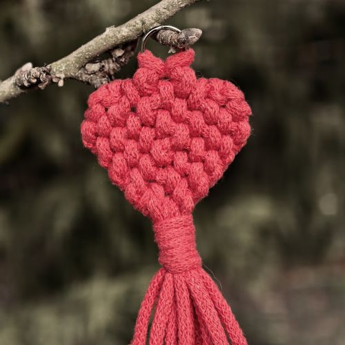 Přívěsek pletené srdce
