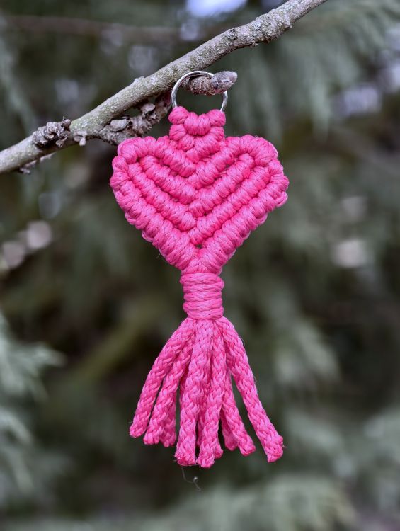 Přívěsek pletené srdce