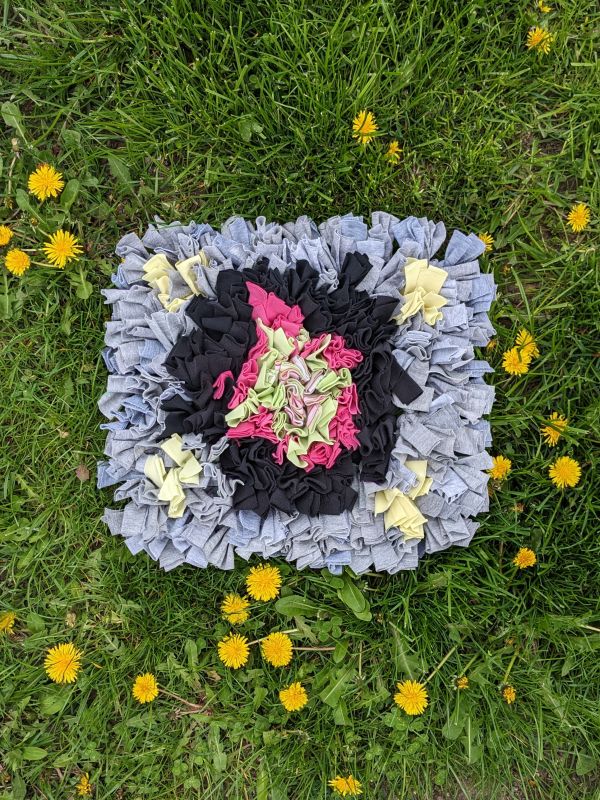 Handmade čmuchací kobereček čtverec