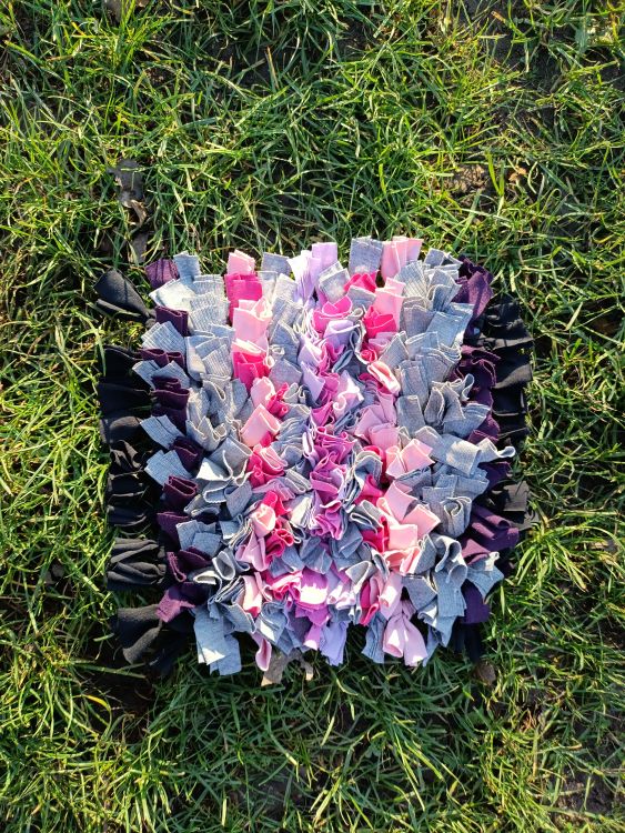 Handmade čmuchací kobereček čtverec