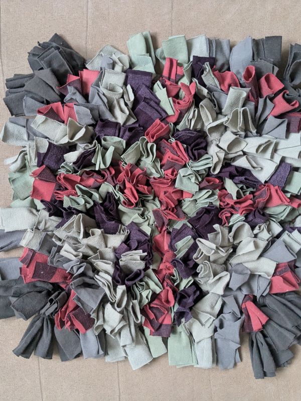 Handmade čmuchací kobereček čtverec