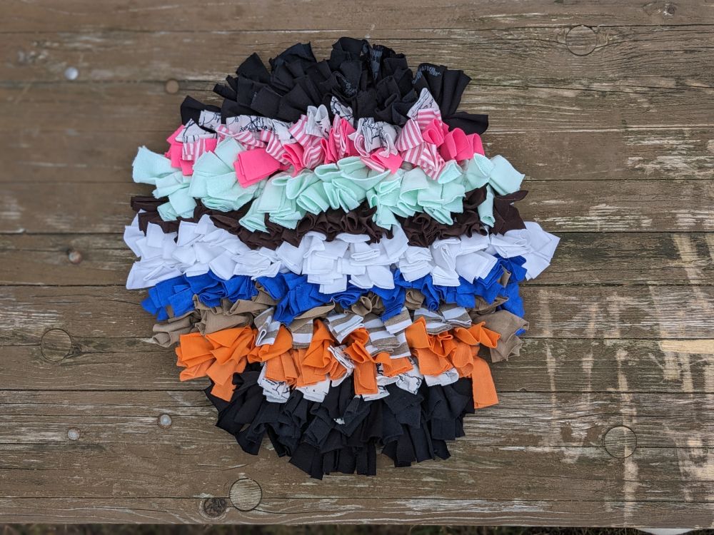 Handmade čmuchací kobereček kulatý