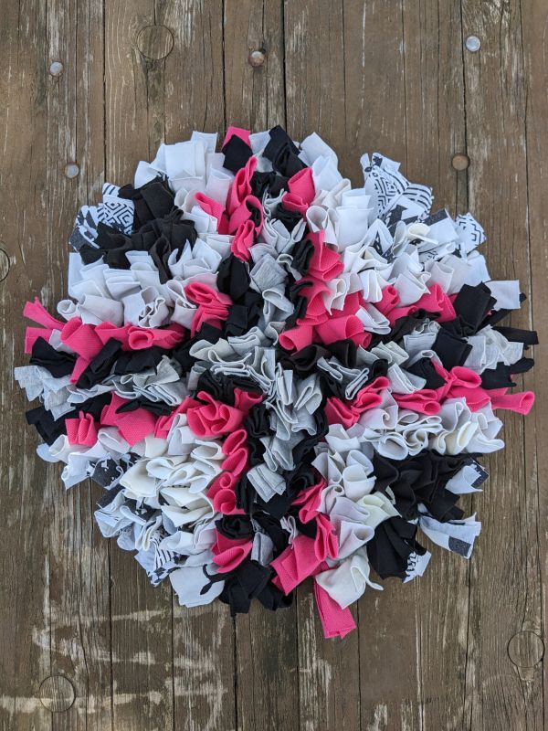 Handmade čmuchací kobereček kulatý