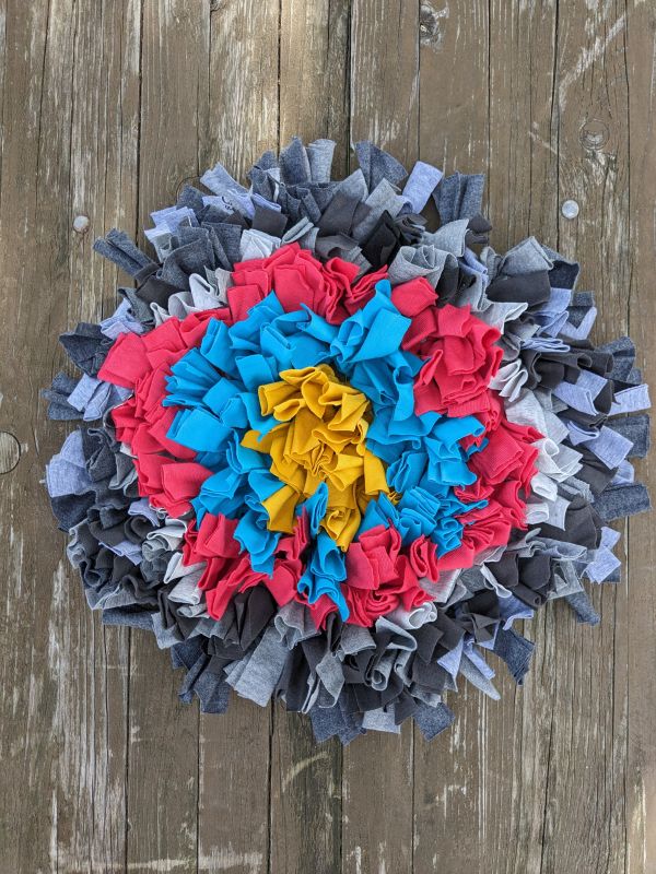 Handmade čmuchací kobereček kulatý