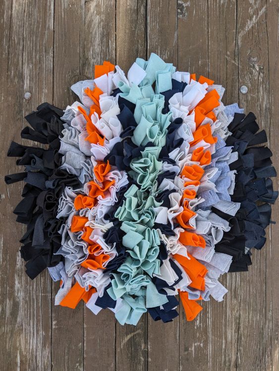 Handmade čmuchací kobereček kulatý