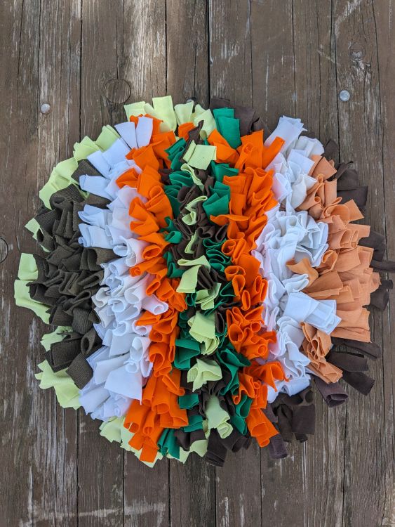 Handmade čmuchací kobereček kulatý