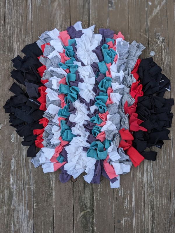 Handmade čmuchací kobereček kulatý