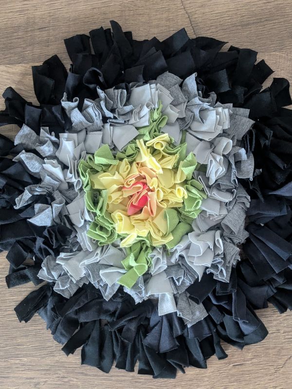 Handmade čmuchací kobereček kulatý