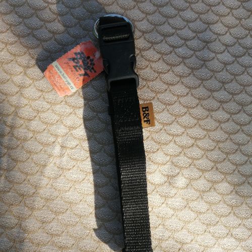 Černý nylonový obojek