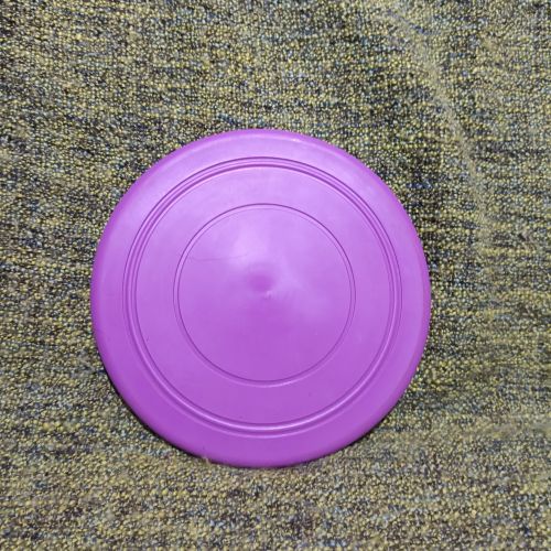Lítající talíř fialový