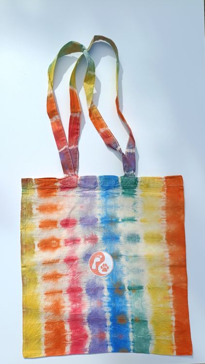 Batikovaná plátěnka s nášivkou