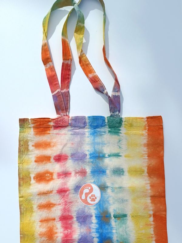 Batikovaná plátěnka s nášivkou