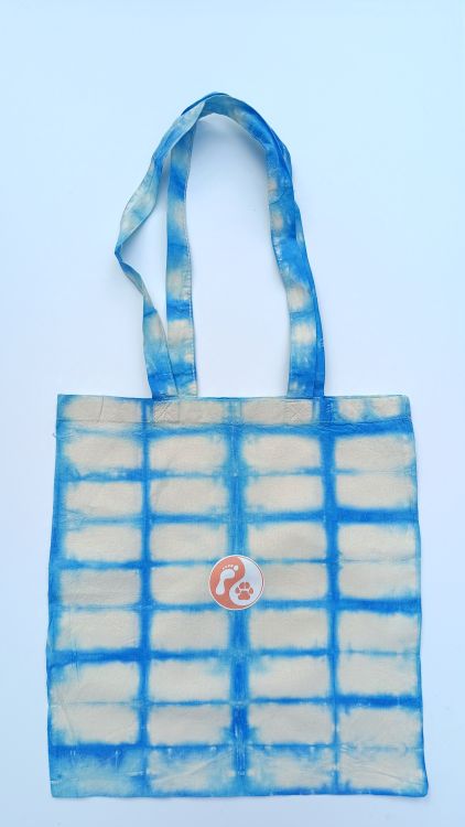 Batikovaná plátěnka s nášivkou