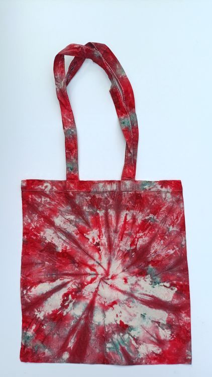 Batikovaná plátěnka s nášivkou