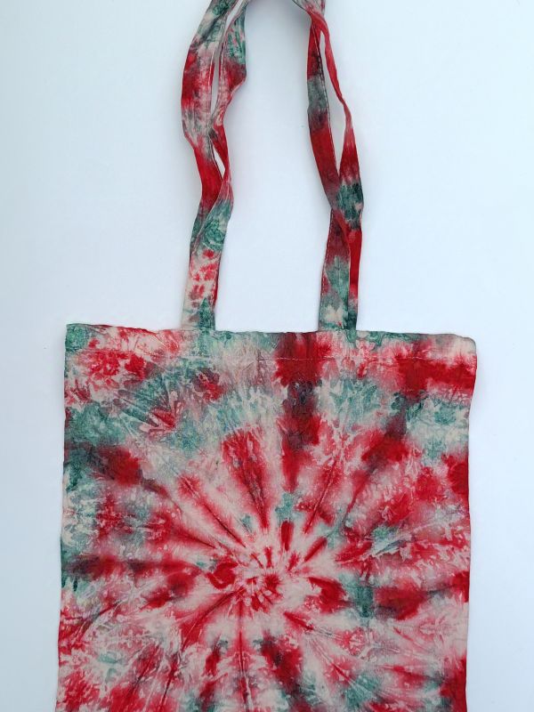 Batikovaná plátěnka s nášivkou