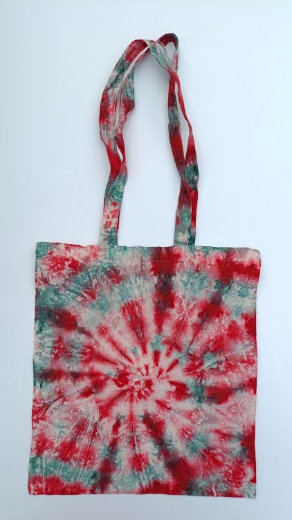 Batikovaná plátěnka s nášivkou