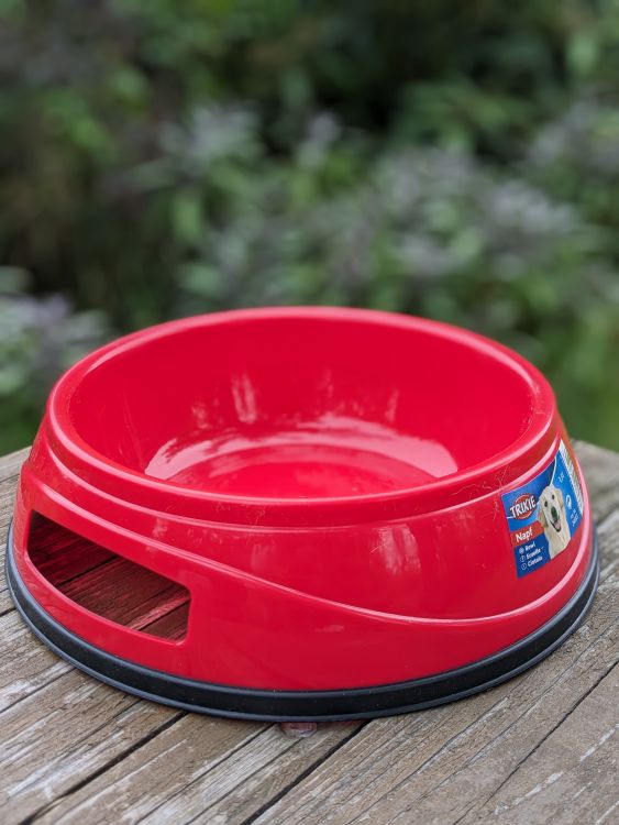 Velká plastová miska s protiskluzem 1.5 l