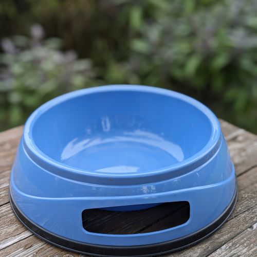 Malá plastová miska s protiskluzem 0.75 l