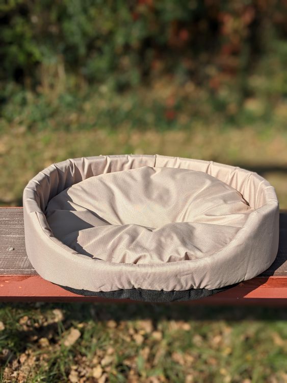 Béžový pelech pro psy/kočky