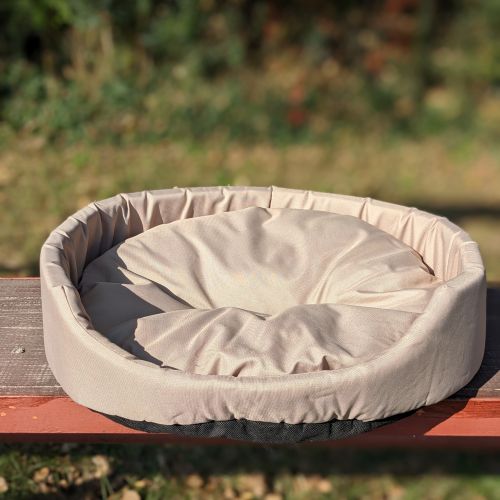 Béžový pelech pro psy/kočky