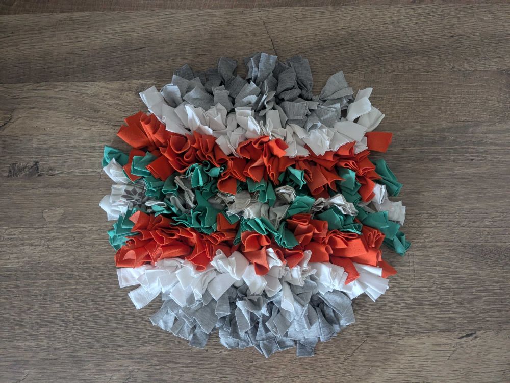 Handmade čmuchací kobereček kulatý