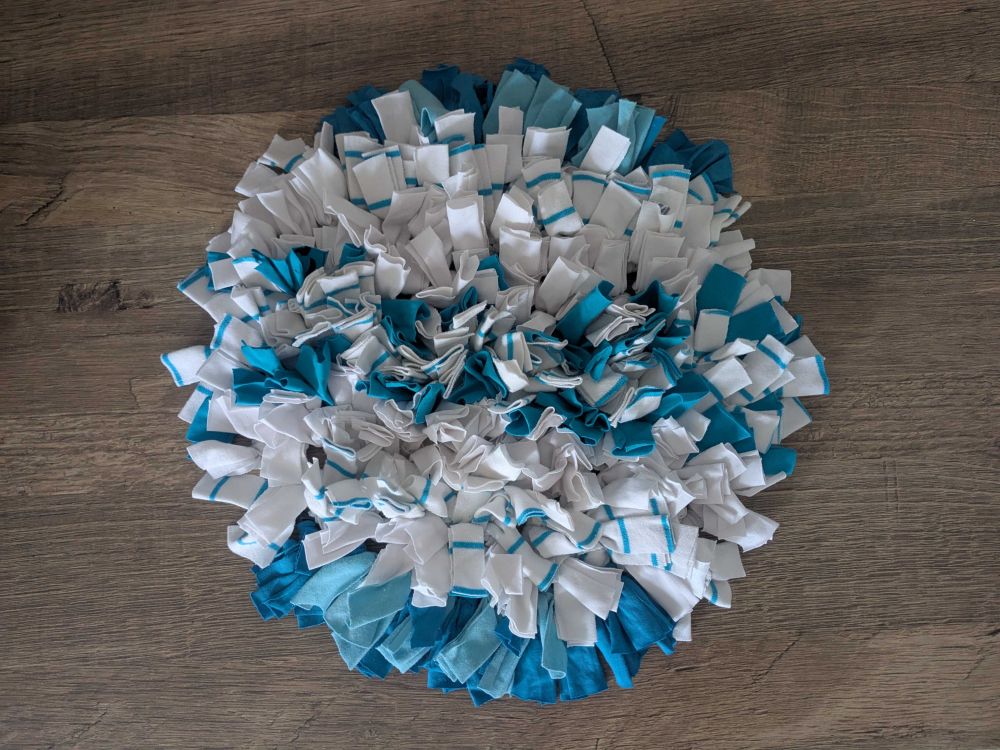 Handmade čmuchací kobereček kulatý