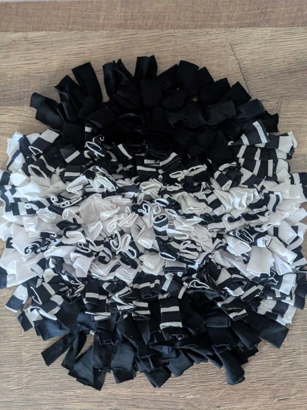 Handmade čmuchací kobereček kulatý