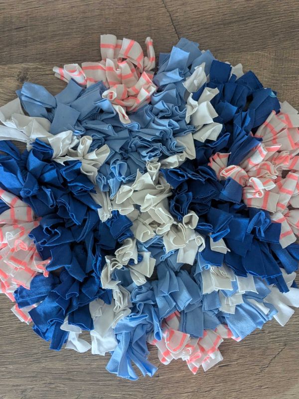 Handmade čmuchací kobereček kulatý