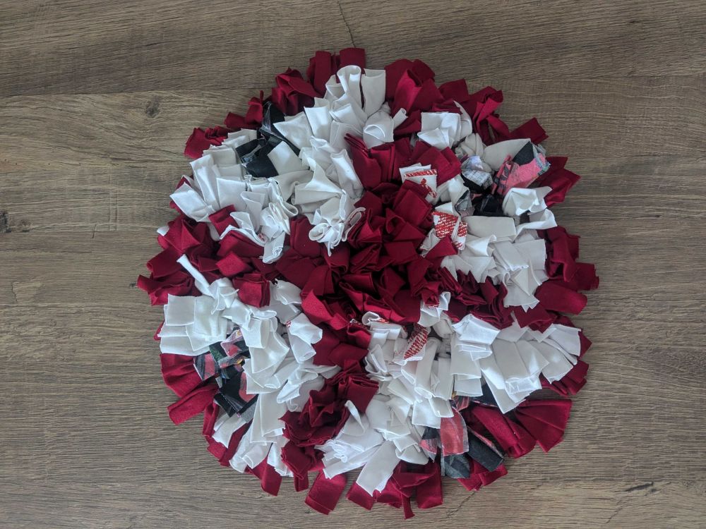 Handmade čmuchací kobereček kulatý